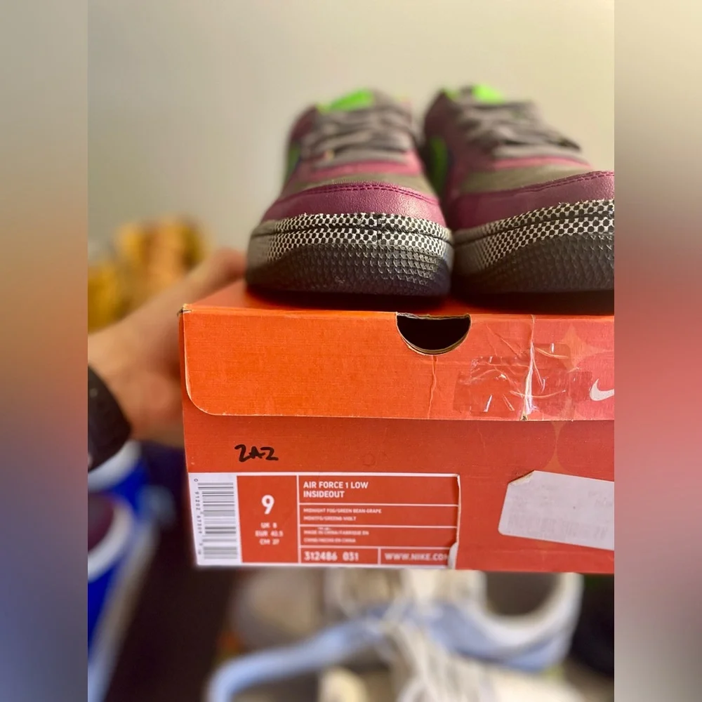 SZ 9M lightly worn
Nike Air Force 1 Low Inside Out from 2006 “Grape Green Bean” - Picture 7 of 8